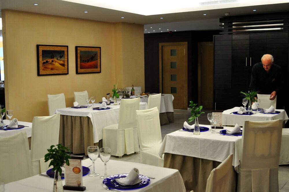 Hotel Oasis Cordoba Luaran gambar