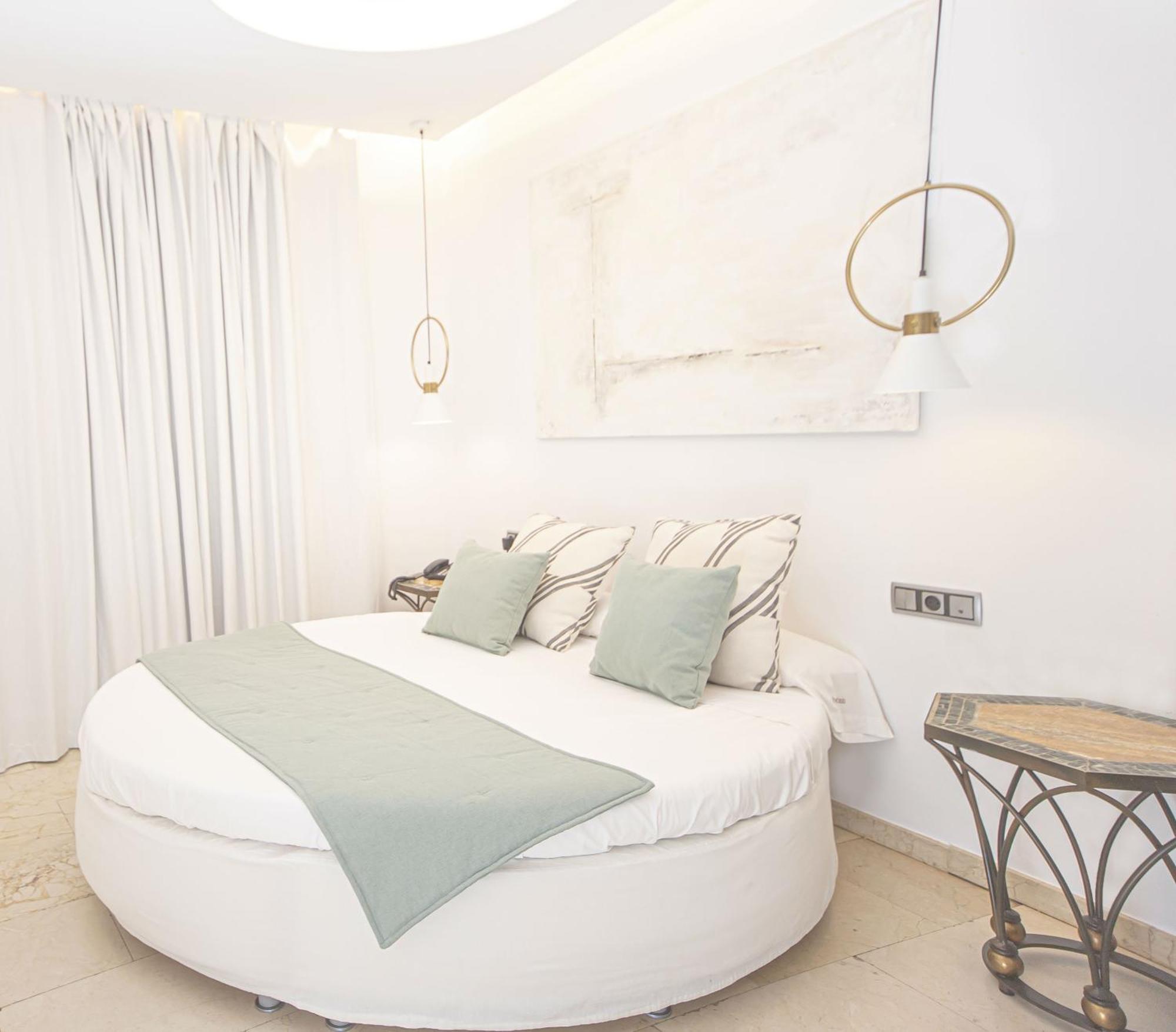 Hotel Oasis Cordoba Bilik gambar