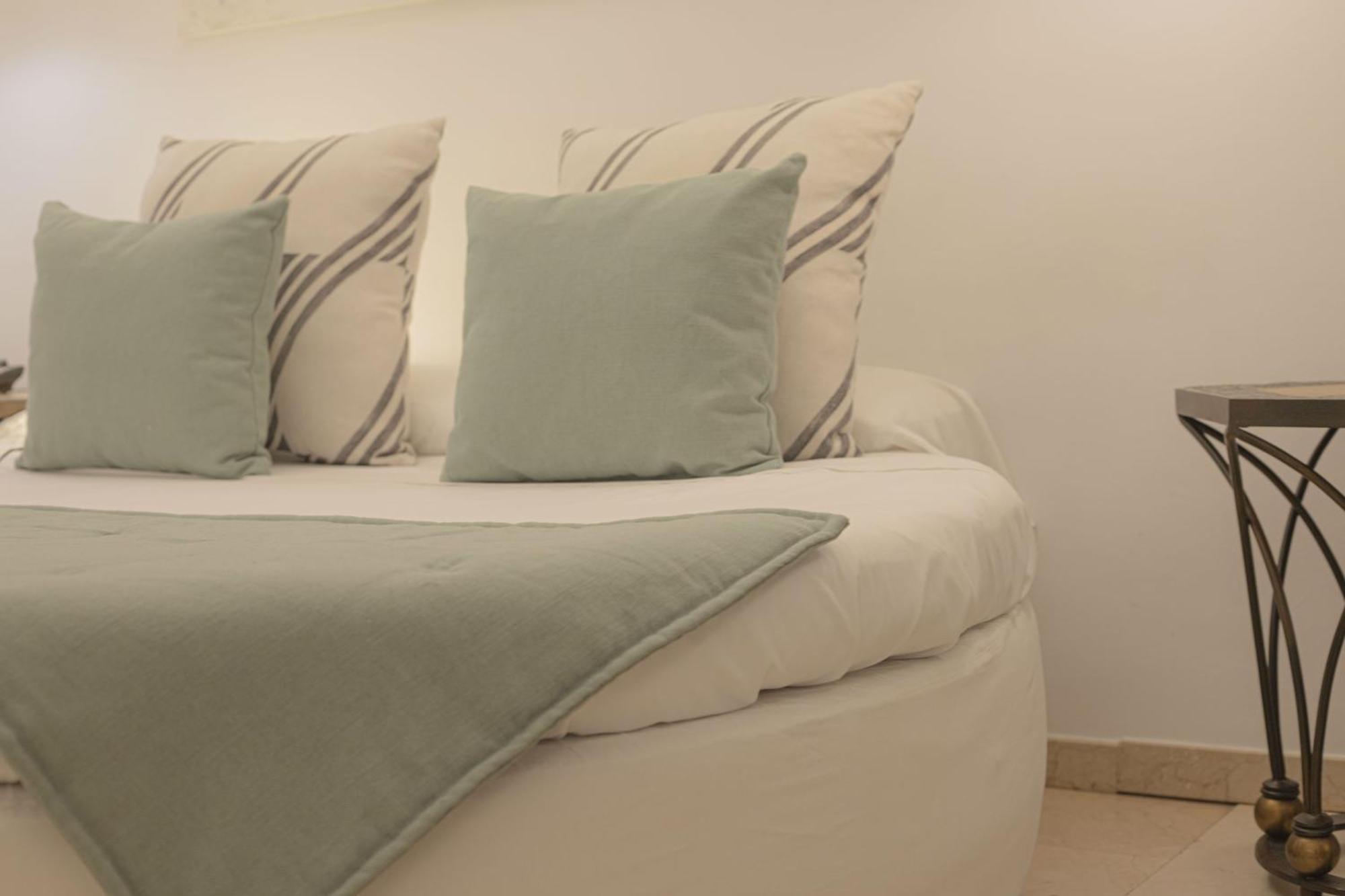Hotel Oasis Cordoba Bilik gambar