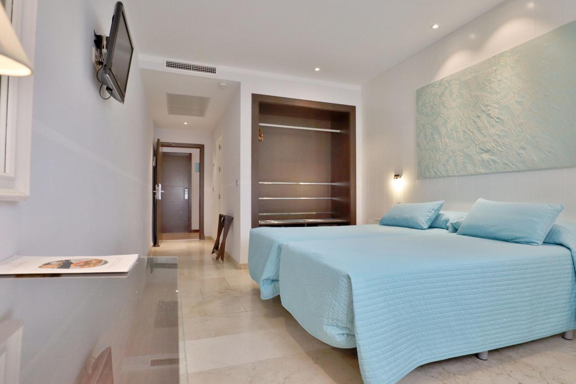 Hotel Oasis Cordoba Bilik gambar